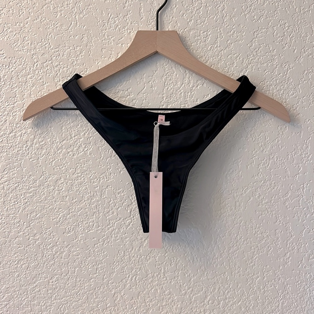 NWT Black Swim bikini bottom - size medium